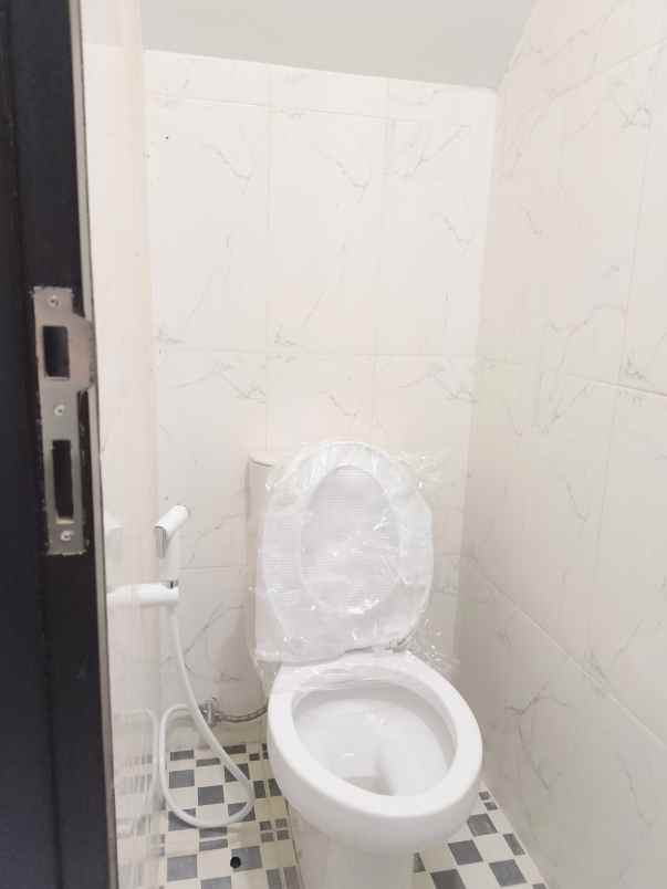 dijual rumah jl kolonel sugiono pondok