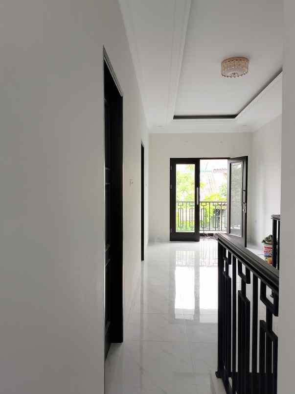dijual rumah jl kolonel sugiono pondok