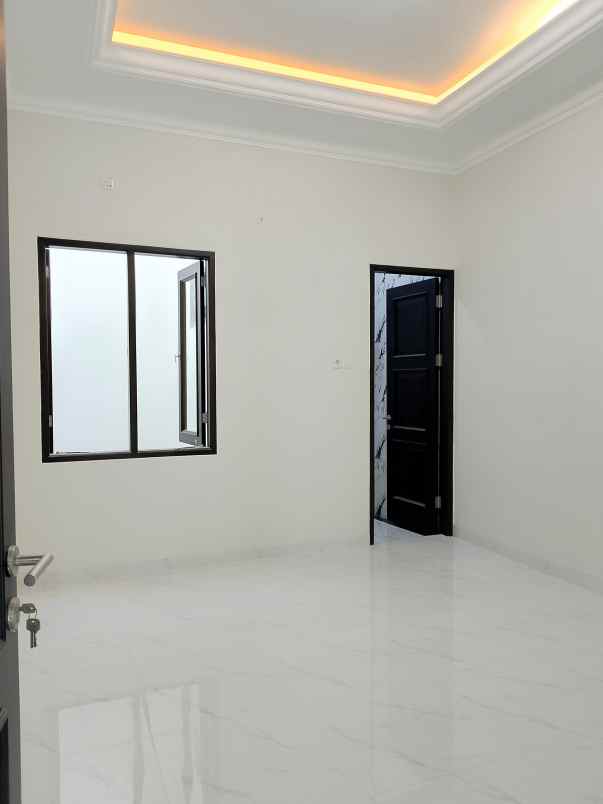 dijual rumah jl kolonel sugiono pondok