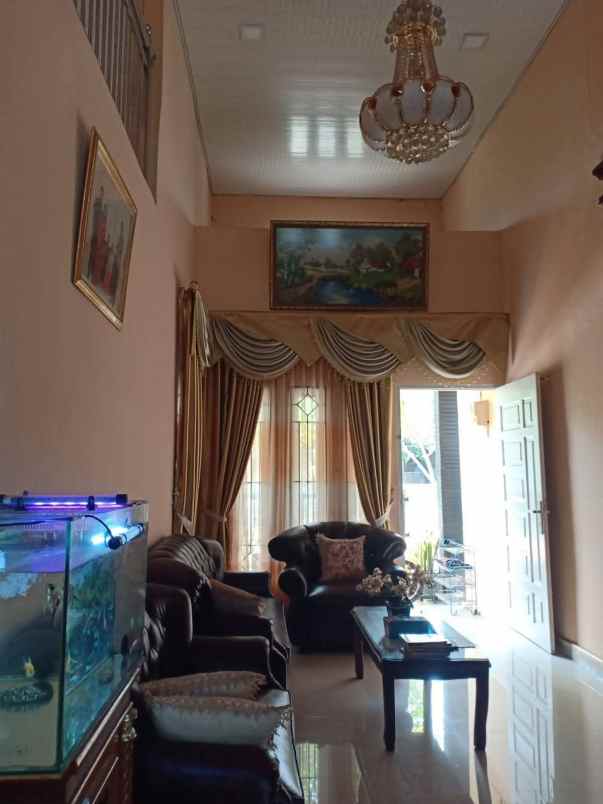 dijual rumah jl merpati indah