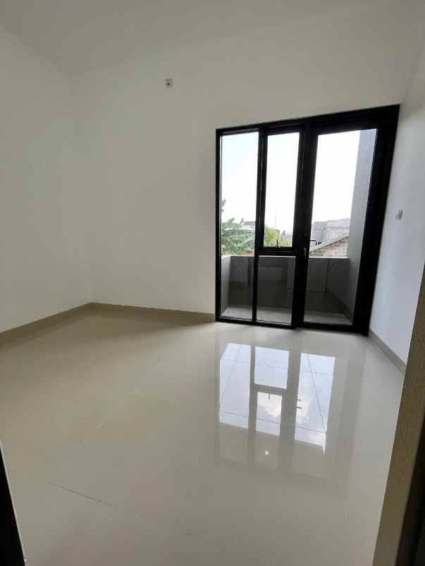 dijual rumah jl pagedangan