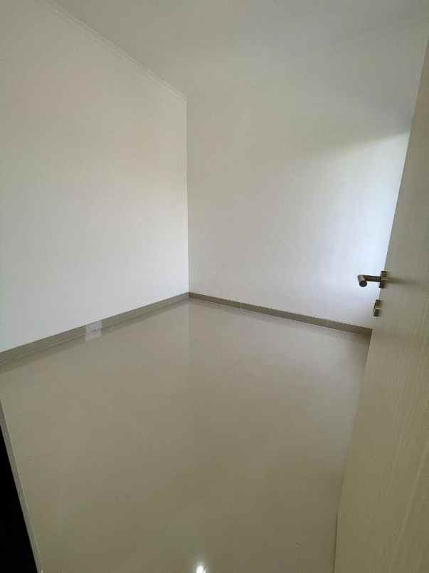 dijual rumah jl pagedangan