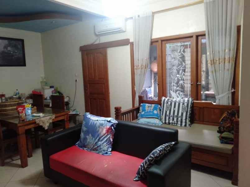 dijual rumah jl pesona kalisari kec