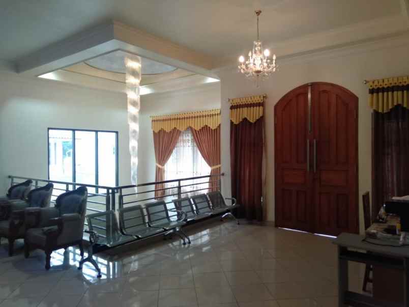 dijual rumah jl pesona kalisari kec