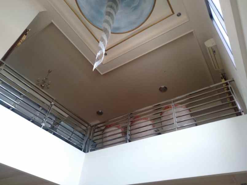 dijual rumah jl pesona kalisari kec