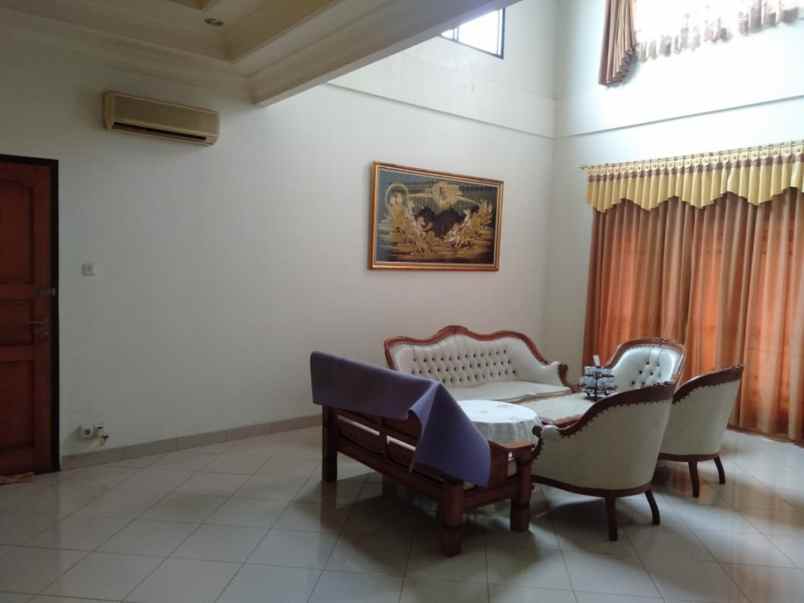dijual rumah jl pesona kalisari kec