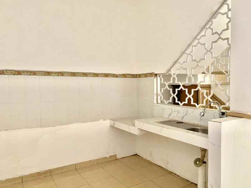 dijual rumah jl pondok kelapa raya