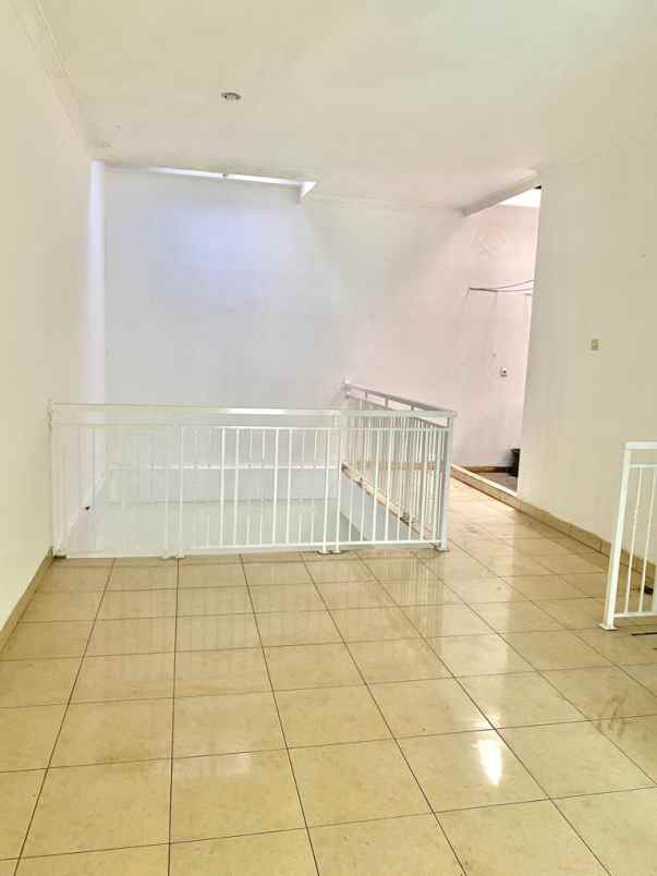 dijual rumah jl pondok kelapa raya