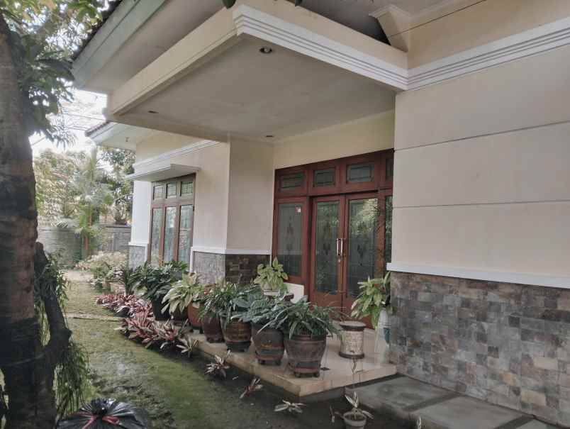 dijual rumah jl rajamantri tengah no 14