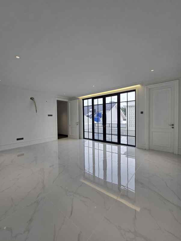 dijual rumah jl raya cempaka putih