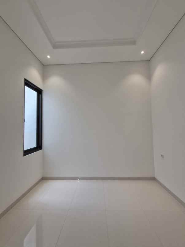 dijual rumah jl raya komplek rawamangun