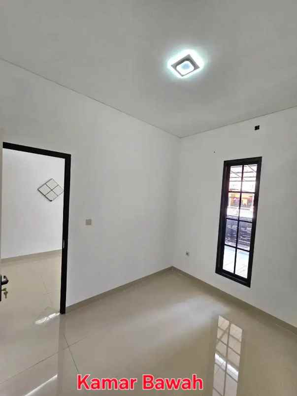 dijual rumah jl raya pondok kelapa