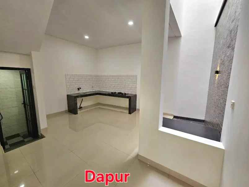 dijual rumah jl raya pondok kelapa