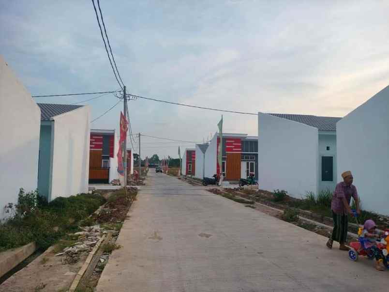 dijual rumah jl raya syeh nawawi al
