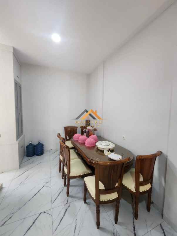 dijual rumah jl the marriot villas