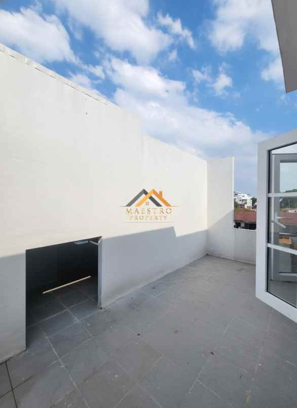 dijual rumah jl the marriot villas