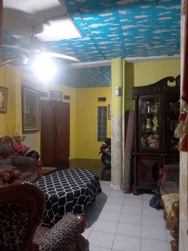 dijual rumah jl trubus no 186