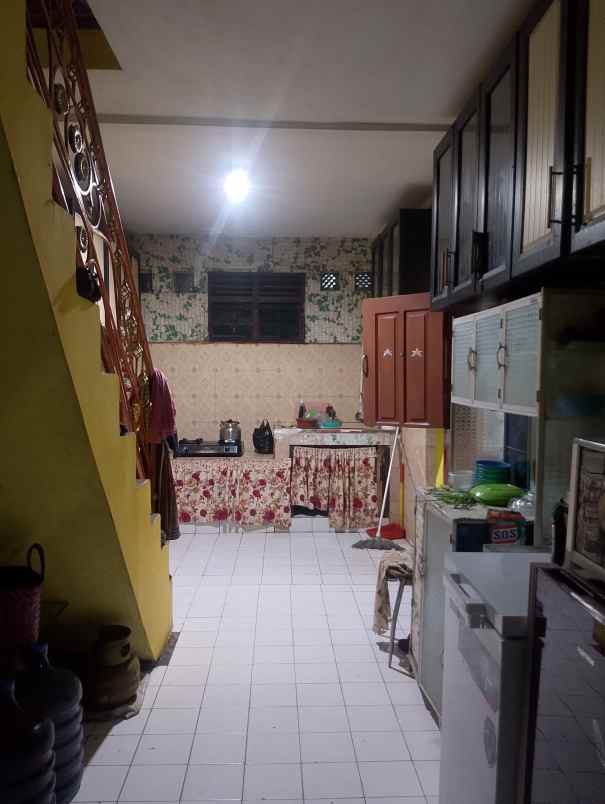 dijual rumah jl trubus no 186