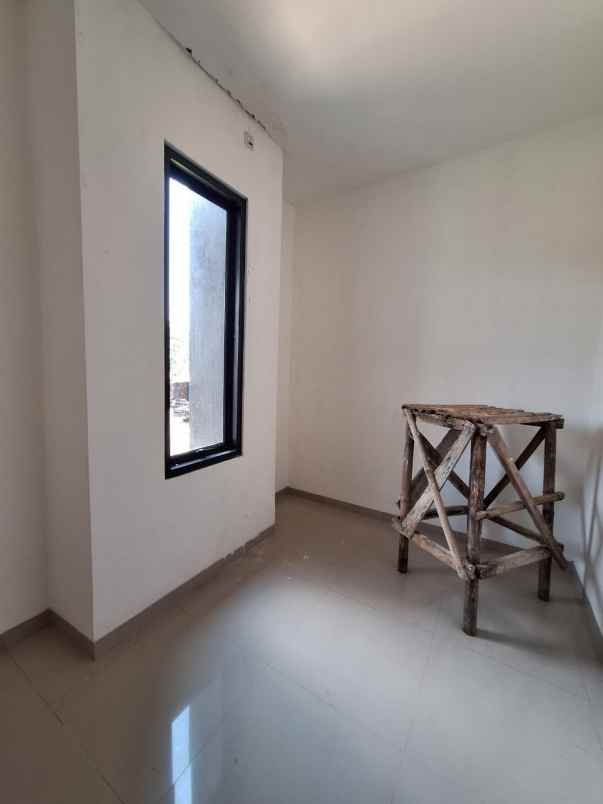 dijual rumah jln sawah baru serpong