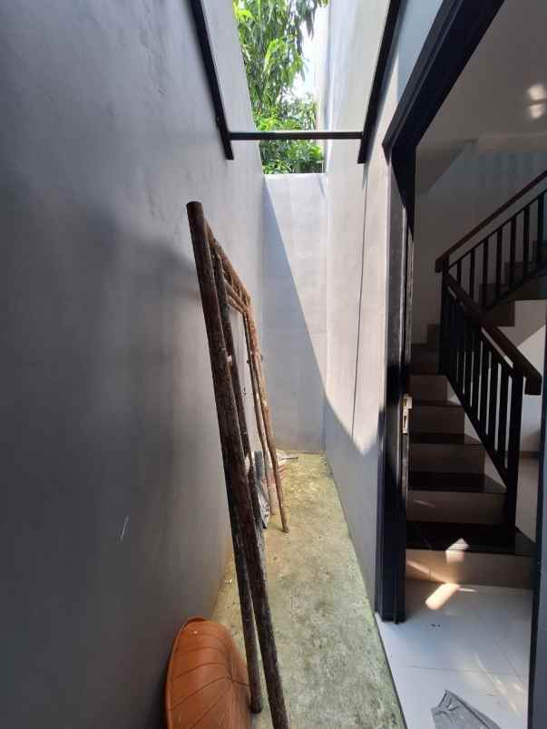 dijual rumah jln sawah baru serpong