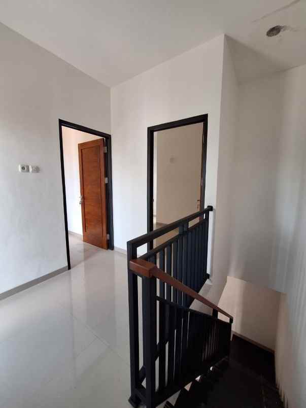 dijual rumah jln sawah baru serpong
