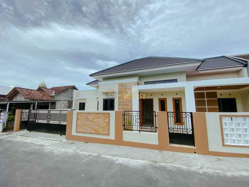 dijual rumah kalasan