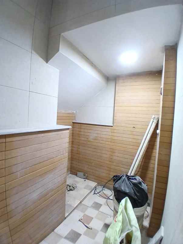 dijual rumah kali mulya