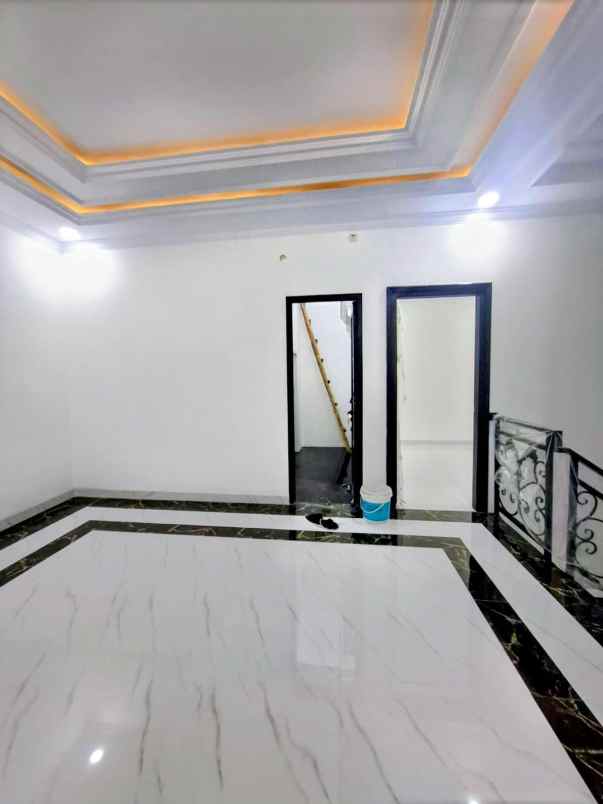 dijual rumah kalisari jakarta timur