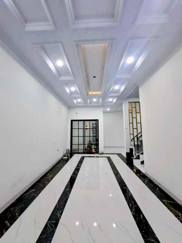 dijual rumah kalisari jakarta timur