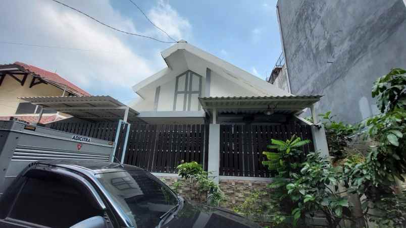 dijual rumah karang asem