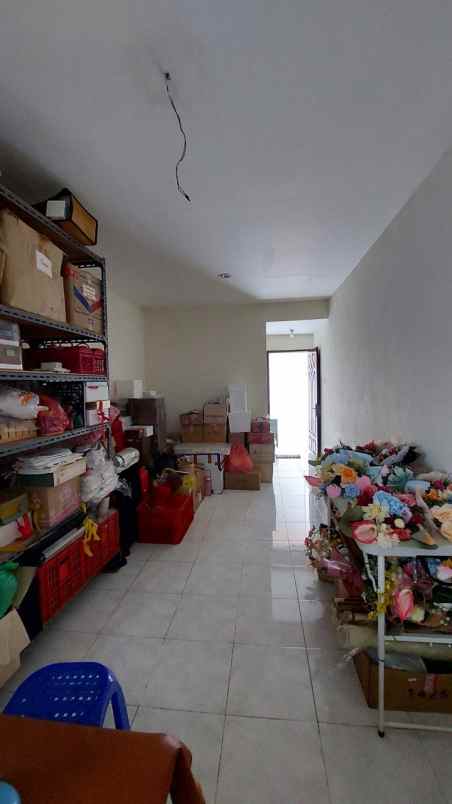 dijual rumah karang asem