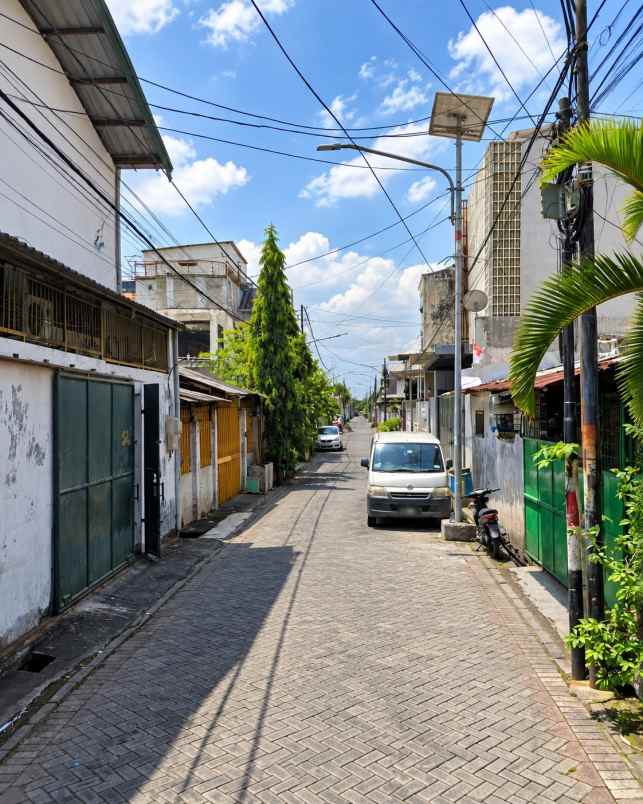 dijual rumah karang asem