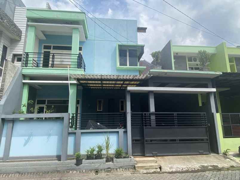 dijual rumah kebonsari elveka