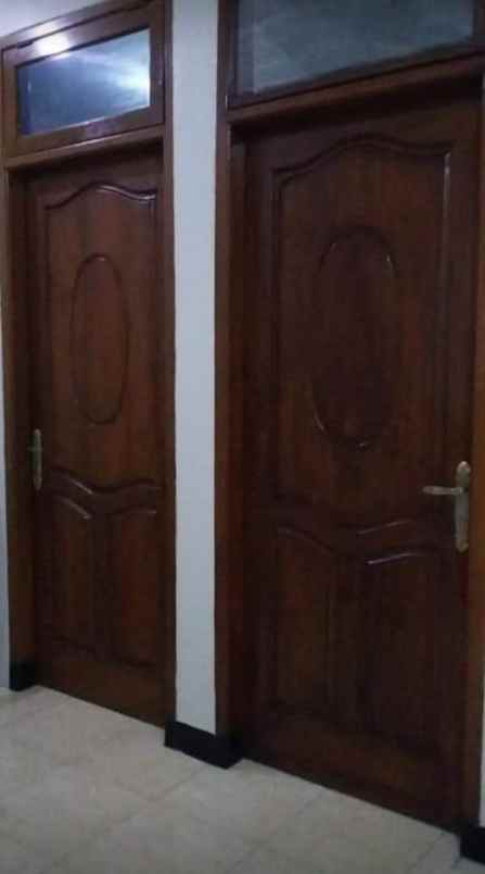 dijual rumah kebraon utama