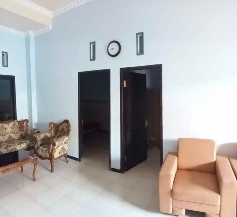 dijual rumah kediri siap huni shm 2 lantai grasi luas