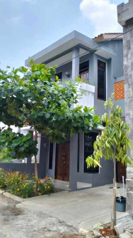 dijual rumah kelapa dia wetan