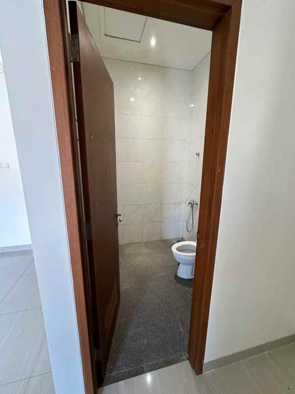 dijual rumah kelapa lilin kelapa gading