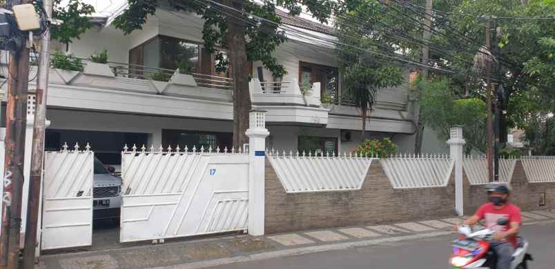 Dijual Rumah Lokasi Pelita Abd Majid Kemang Jakarta Selatan