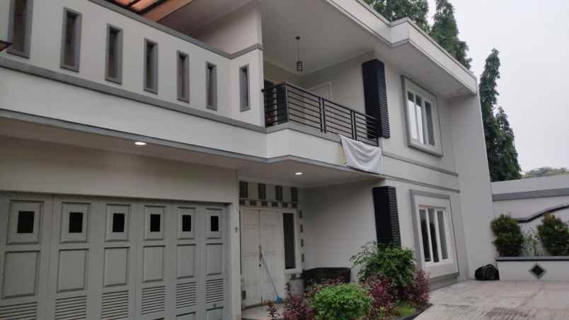 dijual rumah kemang