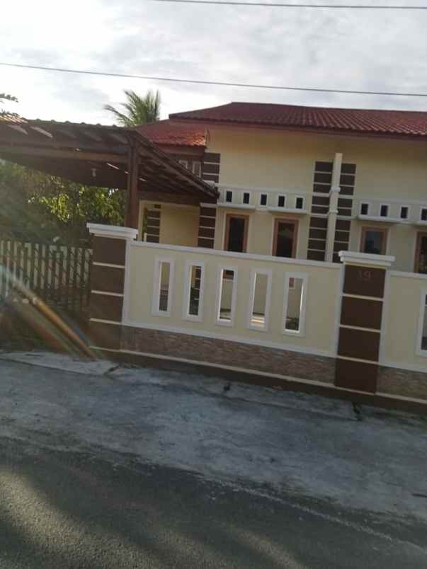 dijual rumah kembar harga 1 m untuk 2 rumah