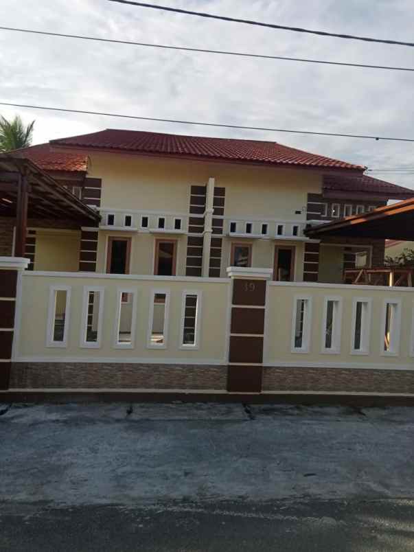 dijual rumah kembar harga 1 m untuk 2 rumah