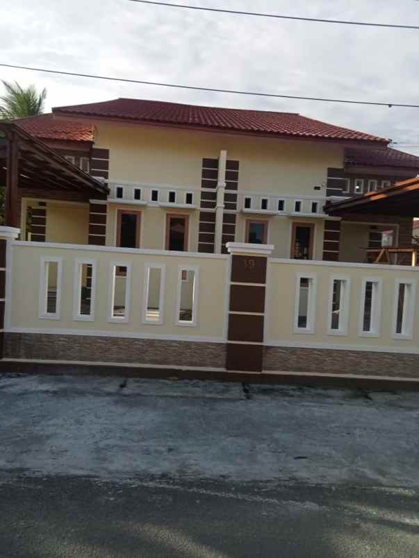 dijual rumah kembar harga 1 m untuk 2 rumah