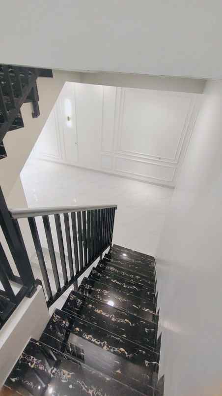 dijual rumah kencana lokasi bsd