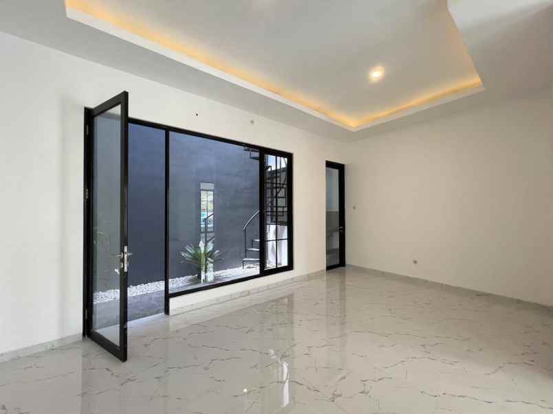 dijual rumah klamopis