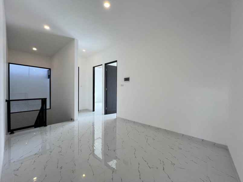 dijual rumah klamopis