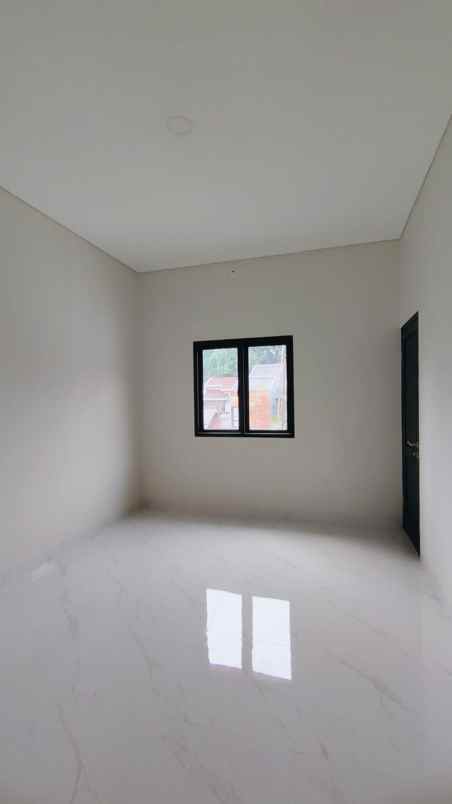 dijual rumah komplek bukit nusa indah
