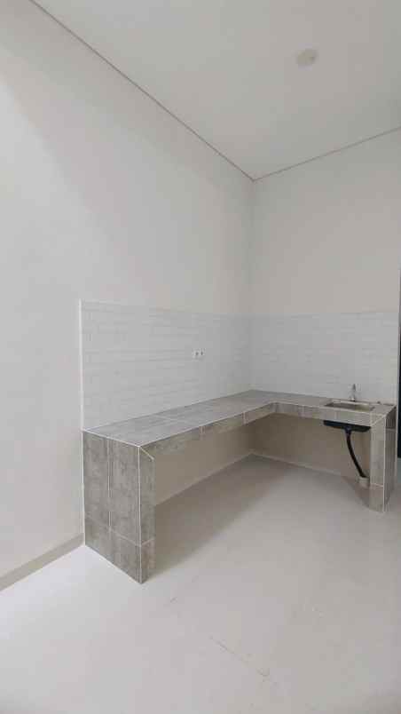 dijual rumah komplek bukit nusa indah