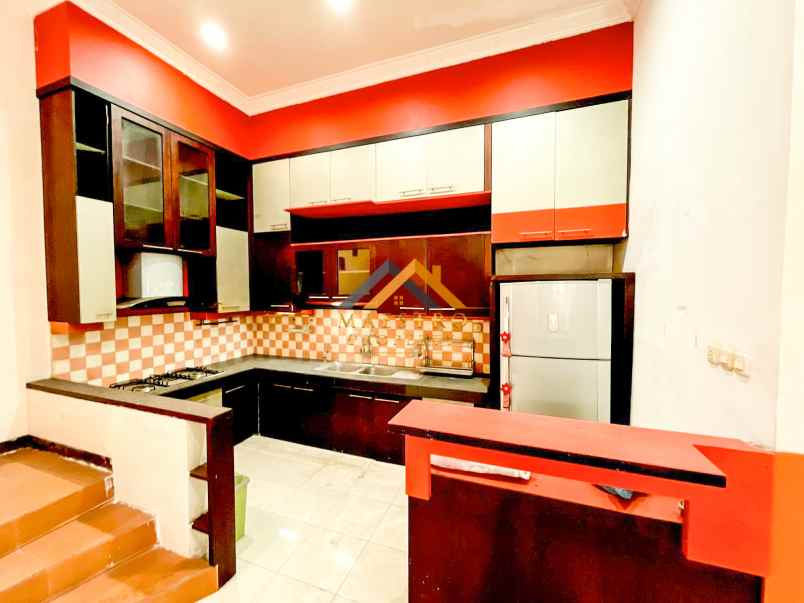 dijual rumah komplek cemara asri jalan kiwi