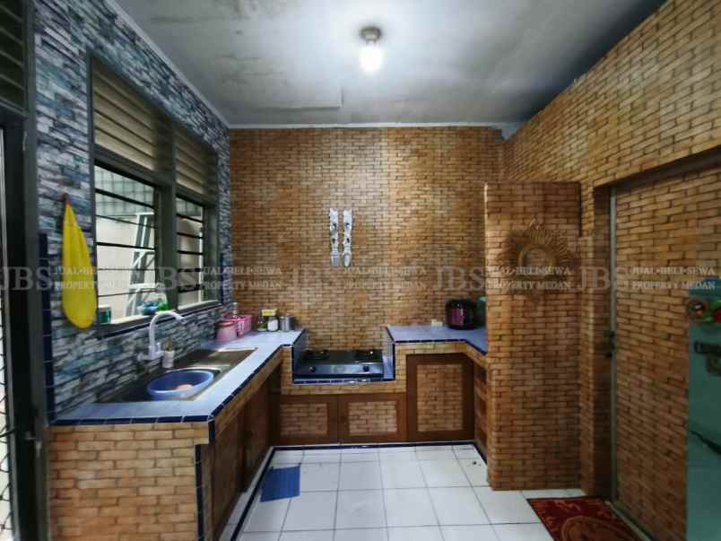 dijual rumah komplek cemara hijau jalan