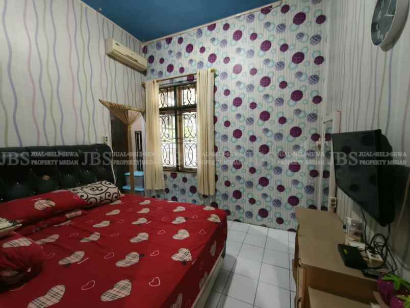dijual rumah komplek cemara hijau jalan